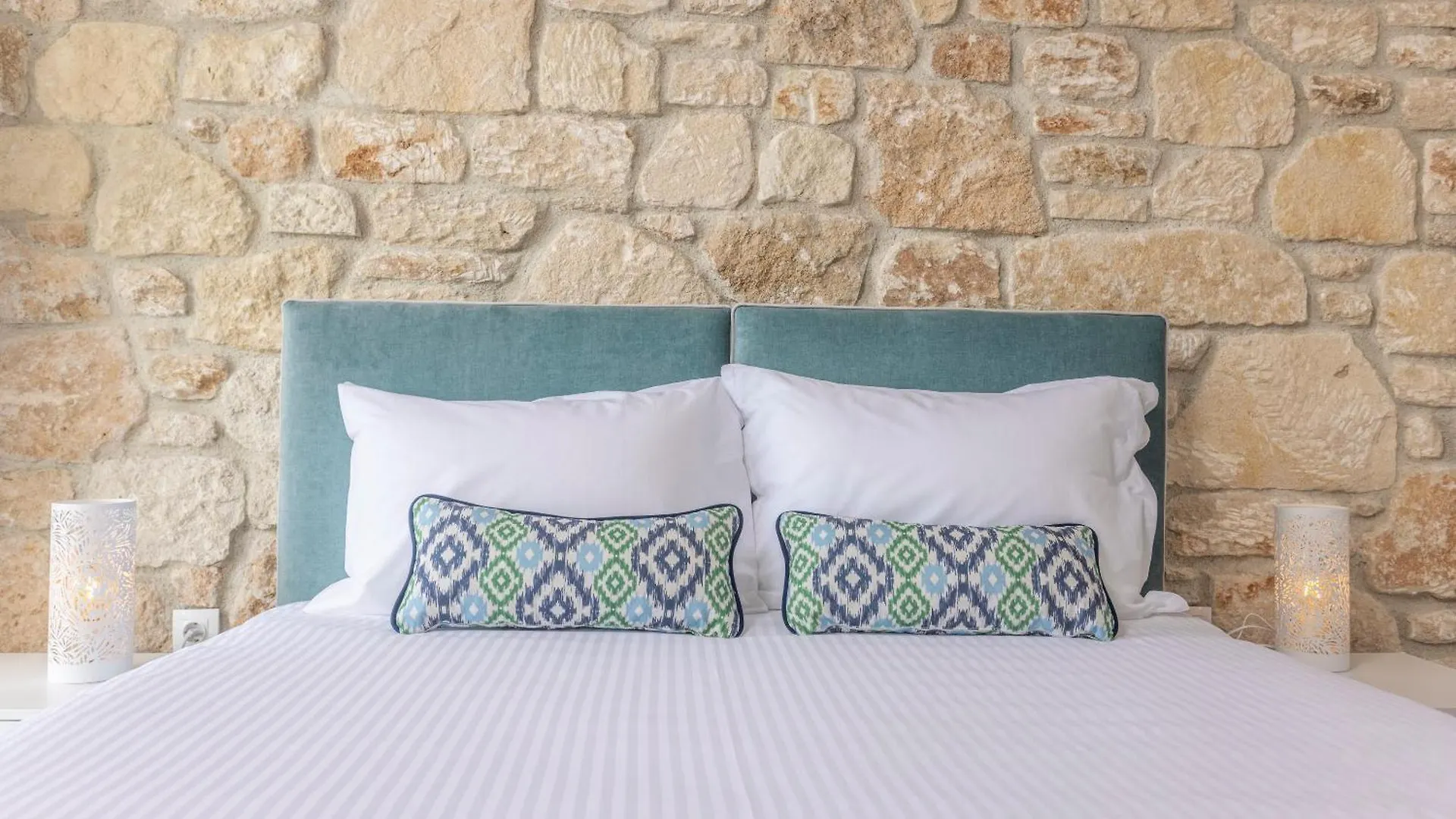 Anna Mare Luxury Apartments Afytos Hotell